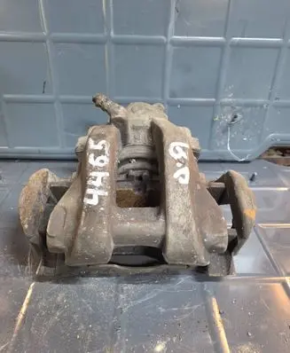 Mercedes-Benz E W211 Rear brake caliper A2205453028