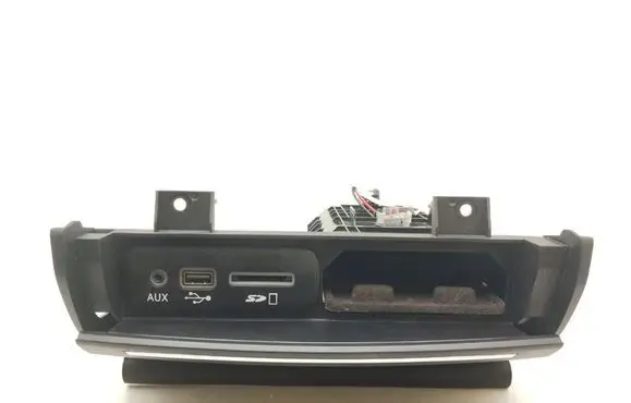 Maserati Ghibli AUX in-socket connector 670102009