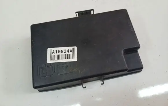 Mitsubishi Endeavor Fuse box cover 6C1T14A076CB 6C1T-14A076-CB