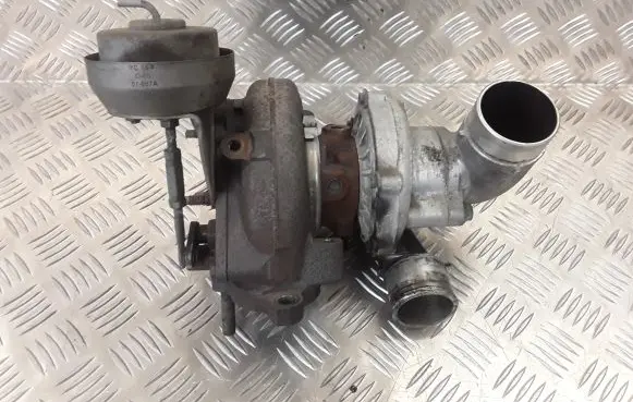 Toyota Avensis T250 Turbo 172010R021