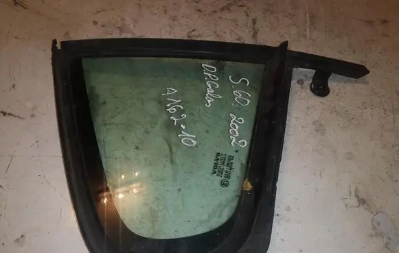 Volvo S60 Rear side window 30634635