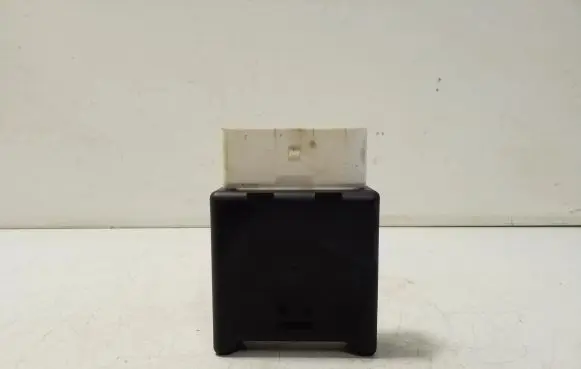 Volvo XC40 Fuel injection pump control unit/module 32203752