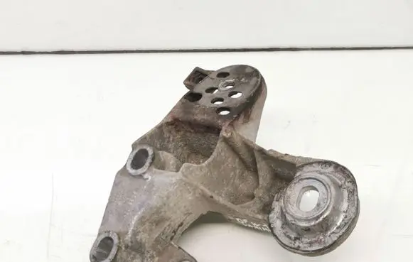 Audi A4 S4 B6 8E 8H Engine mounting bracket 8E0199351C