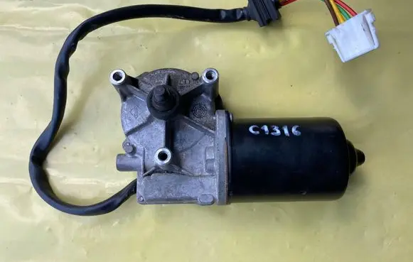 Mercedes-Benz C W203 Wiper motor A2038200442