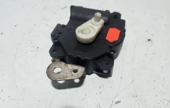 Honda CR-V Air flap motor/actuator 1138002350