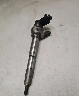 Skoda Octavia Mk3 (5E) Fuel injector 04L130277AE 0445110471
