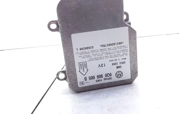 Volkswagen PASSAT B5 Airbag control unit/module 6Q0909605B