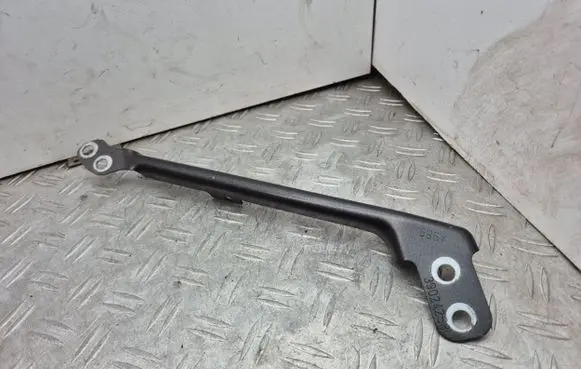 Headlight/headlamp mounting bracket