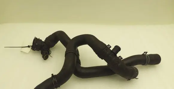 Volkswagen PASSAT B7 Engine coolant pipe/hose 5N0121049K