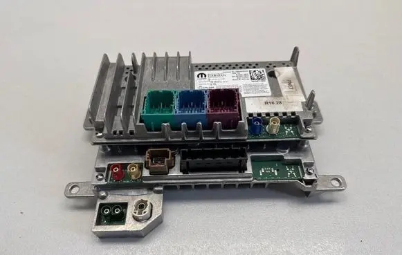 Chrysler Pacifica GPS navigation control unit/module P68465290AD 36670 T0012027170075