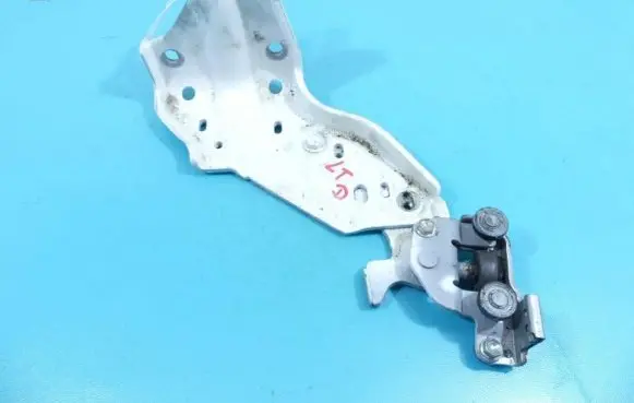 Toyota Sienna XL30 III Sliding door upper roller guide/hinge IMPRK1257111