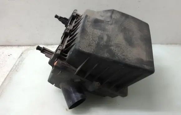 Opel Corsa D Air filter box 467582339