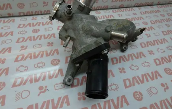 Lexus GS 300 350 430 450H Thermostat/thermostat housing