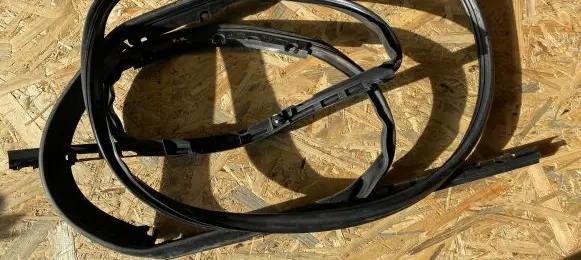 Audi A6 S6 C6 4F Rubber seal front door (on door) 4F0831345