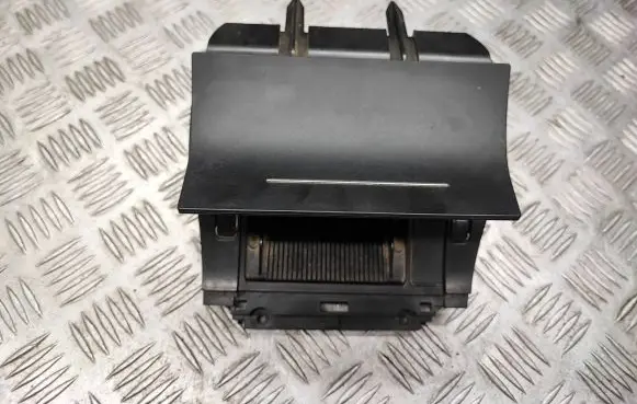 Skoda Octavia Mk2 (1Z) Car ashtray 1Z1857962B 1Z1863077A