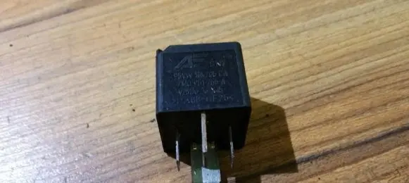 Volkswagen Golf IV Other relay 95vw10k705ca 7m0951253a