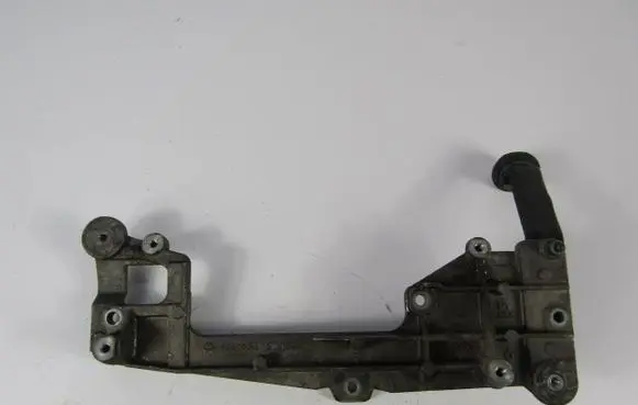 Skoda Octavia Mk2 (1Z) Engine mounting bracket 03G137159