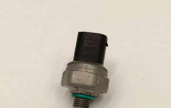 BMW 2 F45 Air conditioning (A/C) pressure sensor 9323658 19933210