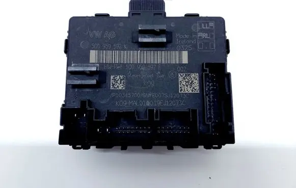 Volkswagen PASSAT B8 Door control unit/module 5Q0959592K 5Q0959592F