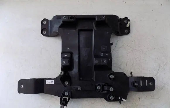 Audi Q4 e-tron A/C compressor mount bracket 1EA805211B