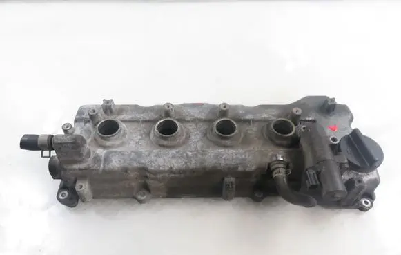 Nissan Almera N16 Rocker cam cover 