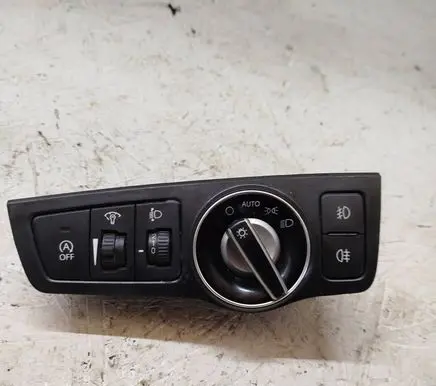 Hyundai i40 Light switch 933003Z970 39R1051000