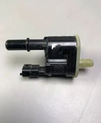 Dodge RAM Breather valve 04627694AB 0691A5617J