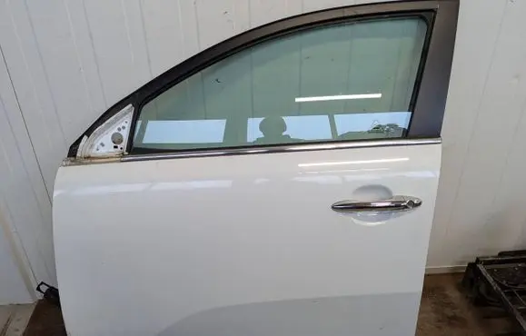 KIA Sportage Front door