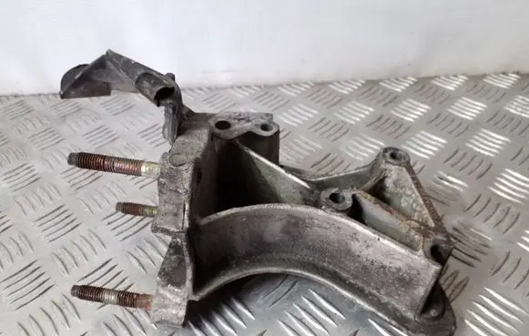 Fiat Ulysse Engine mounting bracket