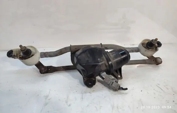 Suzuki Splash Front wiper linkage 