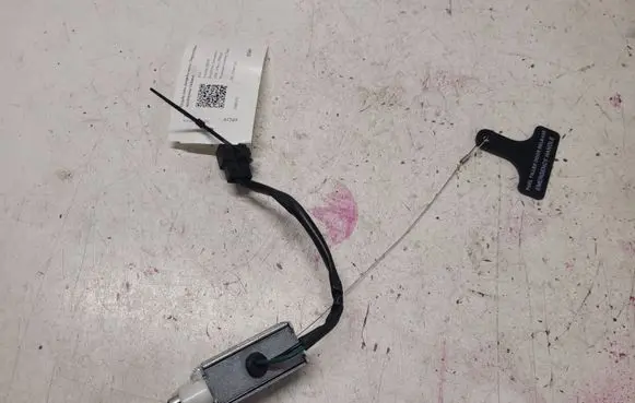 KIA Sorento Fuel tank cap lock 