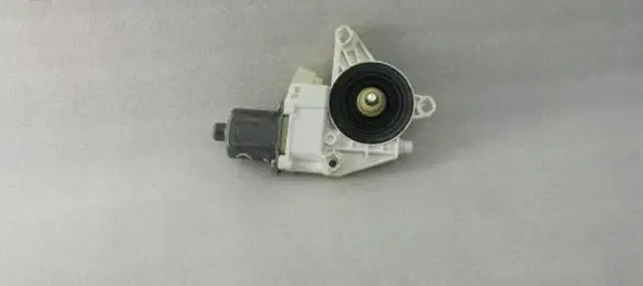 Mercedes-Benz C W204 Front door window regulator motor A2048200142