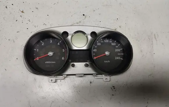 Nissan Qashqai+2 Speedometer (instrument cluster)