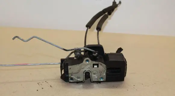 Chevrolet Captiva Rear door lock