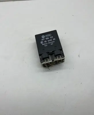 Volkswagen PASSAT B3 Other control units/modules 357906123 05340200