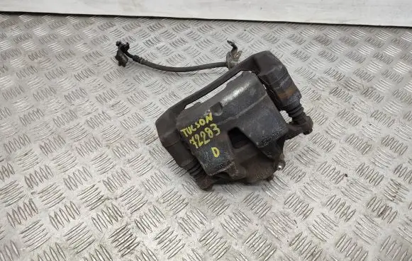 Hyundai Tucson TL Front brake caliper
