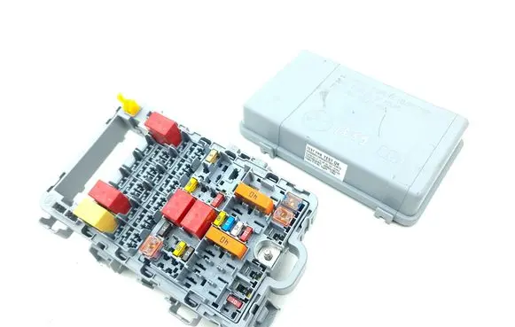 Alfa Romeo Giulia Fuse module 2286A8015