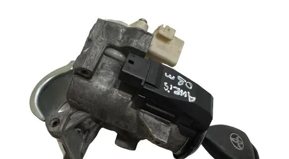 Toyota Auris 150 Ignition lock 450200204