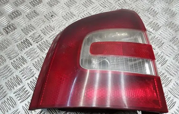 Skoda Octavia Mk2 (1Z) Rear/tail lights 275901ah4