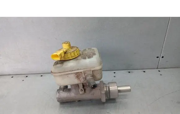 Volkswagen Bora Master brake cylinder 21027099