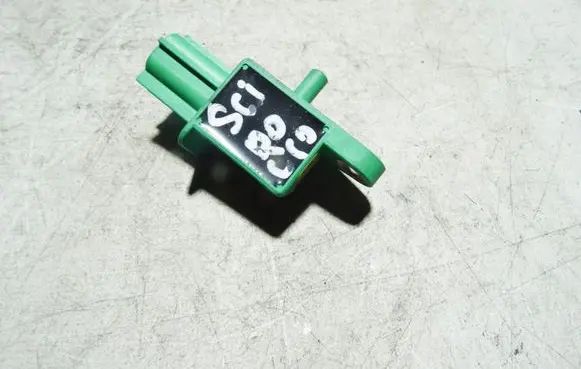 Volkswagen Scirocco Airbag deployment crash/impact sensor 5M0909606A