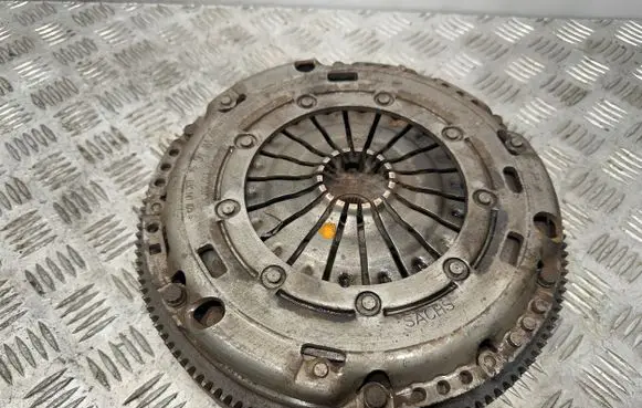 Volkswagen Golf V Clutch set kit 03C141025G 03G141031D