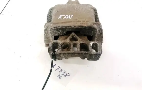 Volkswagen Golf IV Engine mount bracket 1J0199555