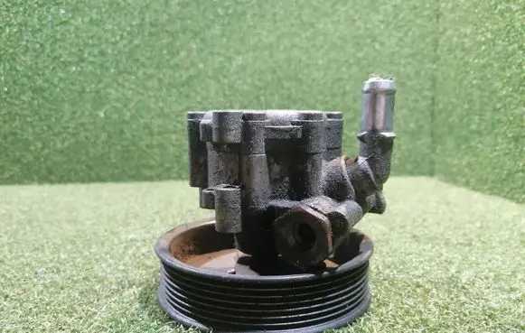 Renault Trafic II (X83) Power steering pump 8200357347