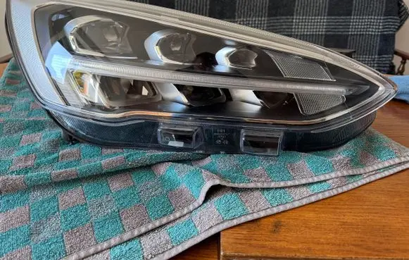 Ford Focus Headlight/headlamp JX7B-13E014-RA