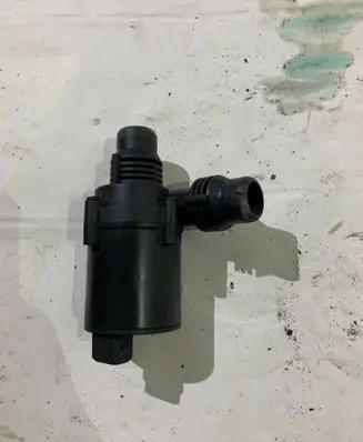 BMW 5 E39 Electric auxiliary coolant/water pump 8381989