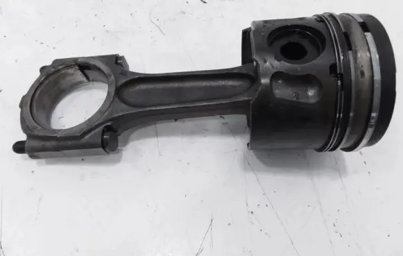 Citroen C4 Grand Picasso Piston with connecting rod
