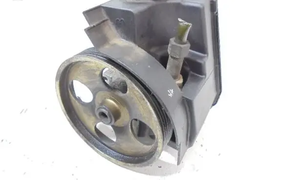 Peugeot 206 CC Power steering pump 9636868880