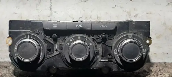 Skoda Octavia Mk2 (1Z) Climate control unit 5HB009752