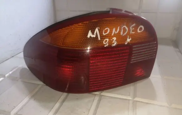 Ford Mondeo MK I Rear/tail lights 93BG13N004